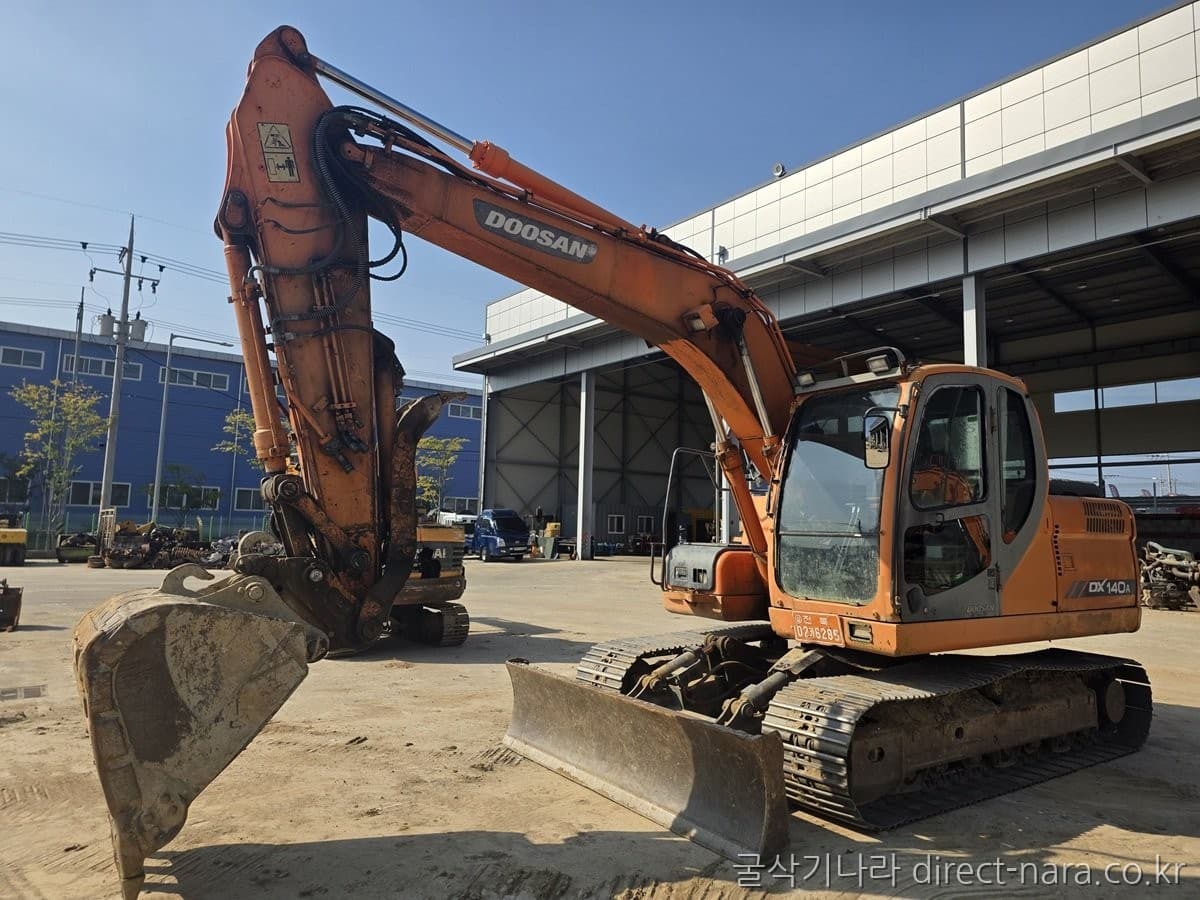 Doosan (Develon) DX140LCA