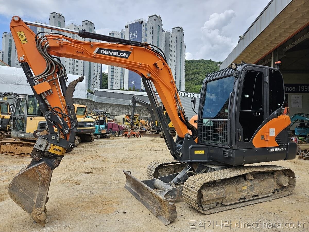 Doosan (Develon) DX65MT