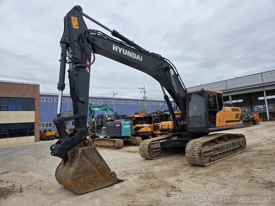 HD Hyundai HX300A