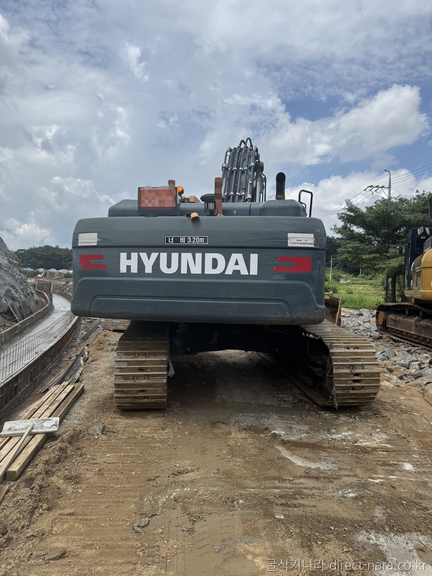 HD Hyundai HX300A