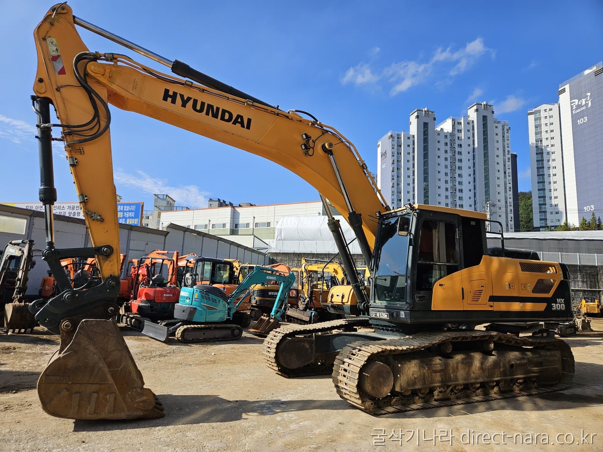 HD Hyundai HX300LC