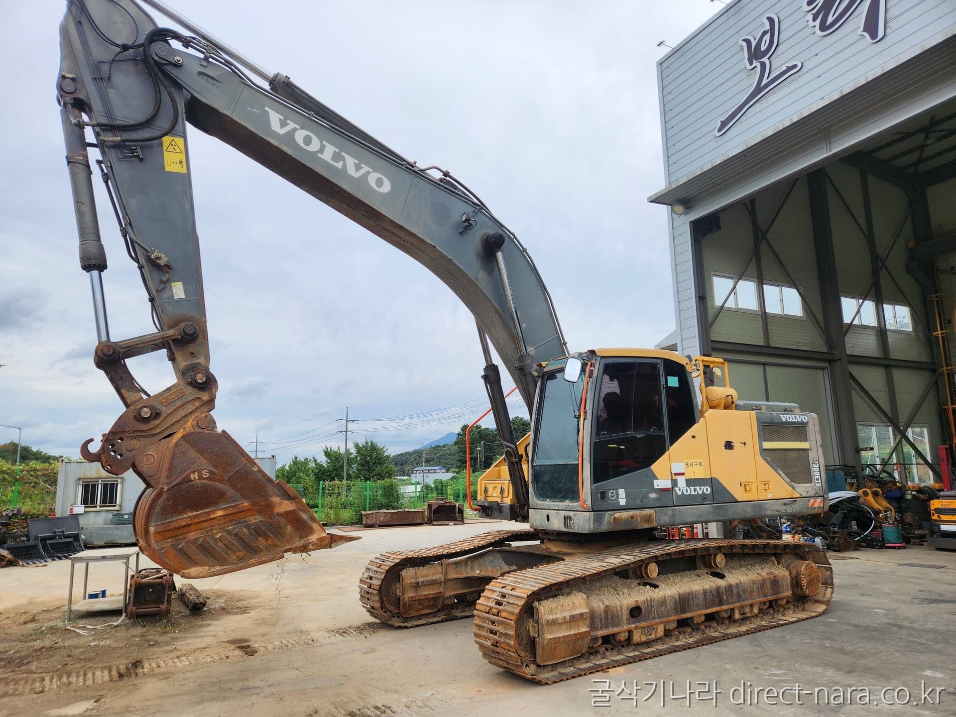 Volvo EC300E