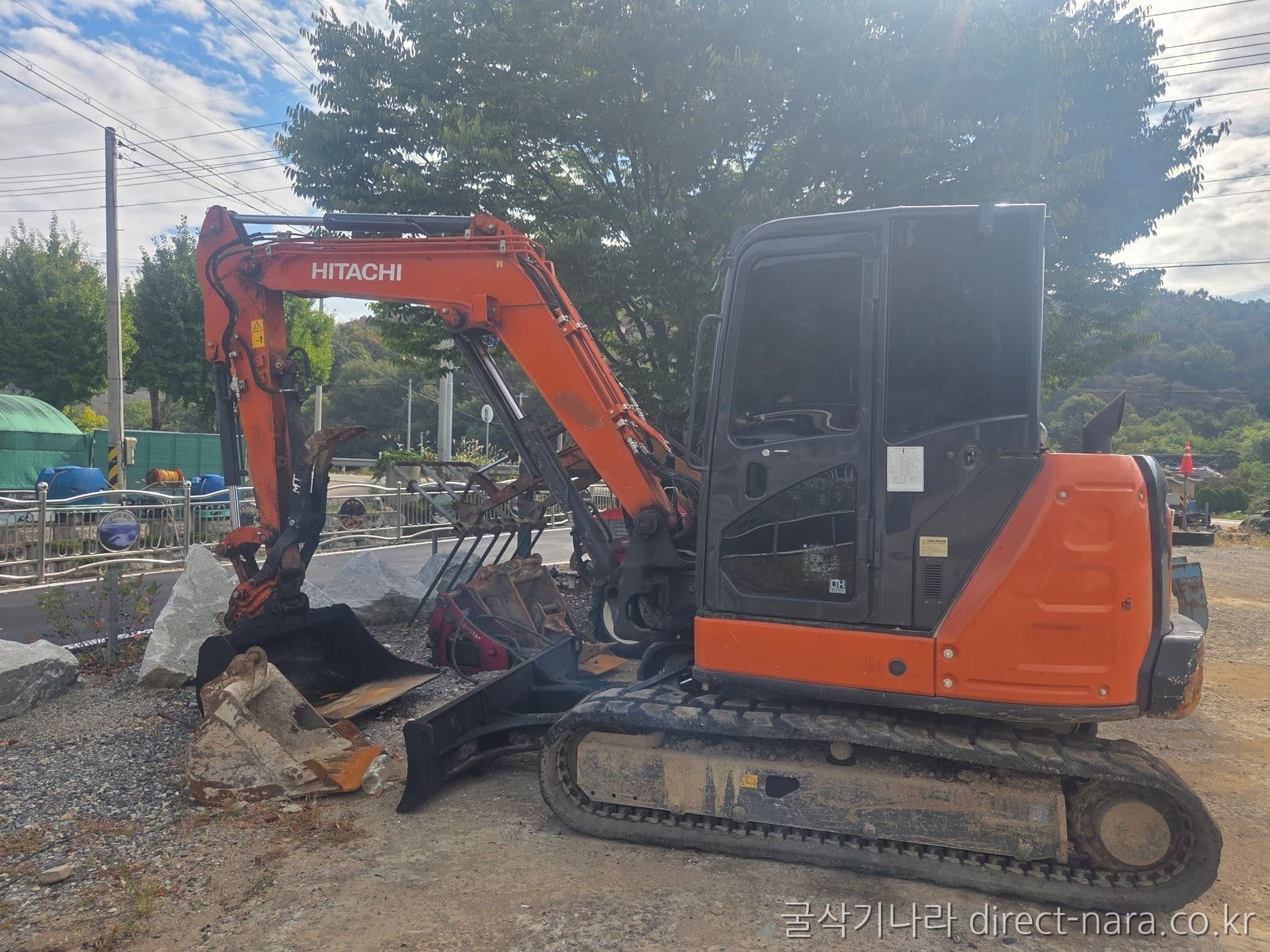 Hitachi ZX65