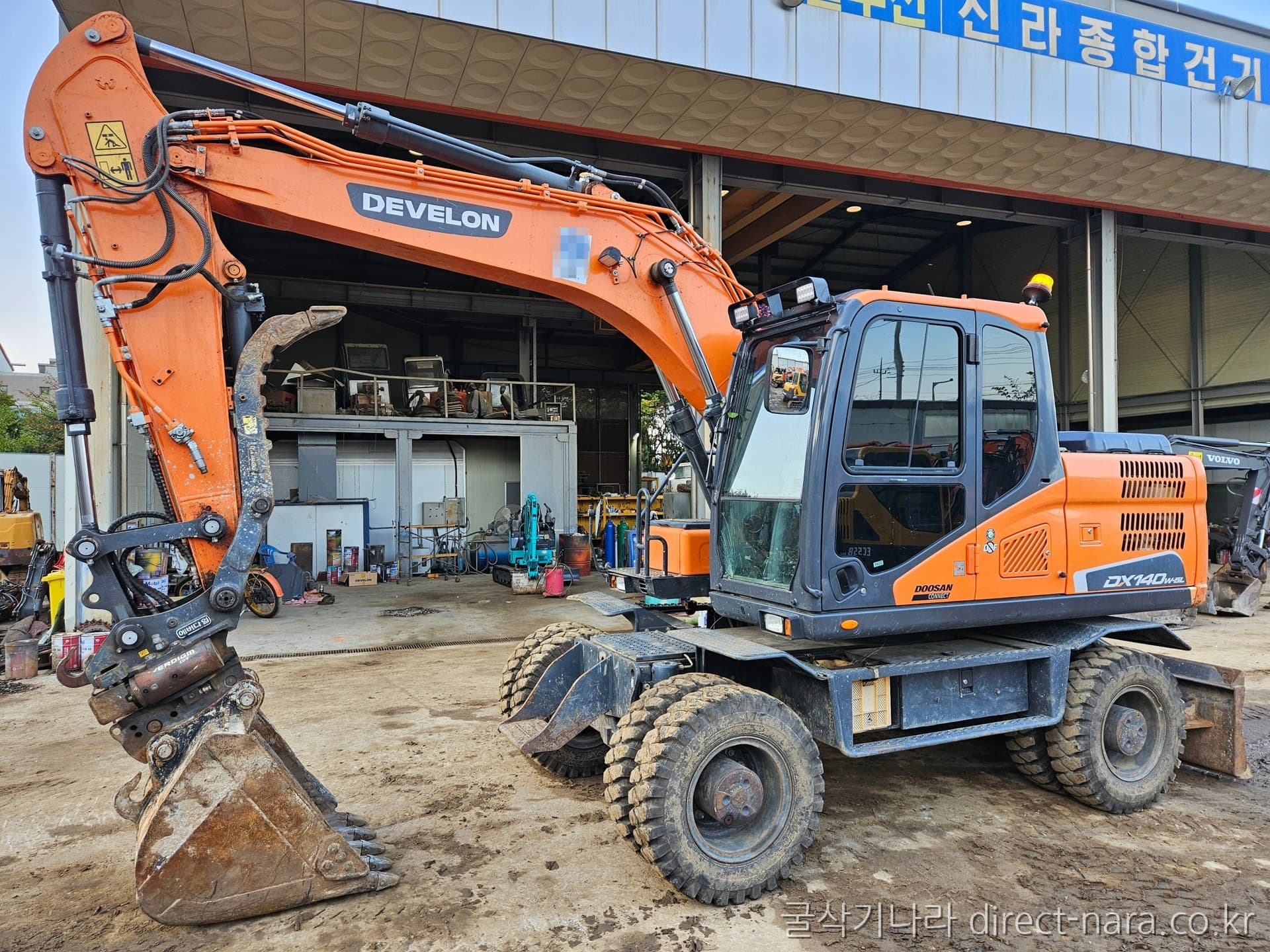 Doosan (Develon) DX140W5L