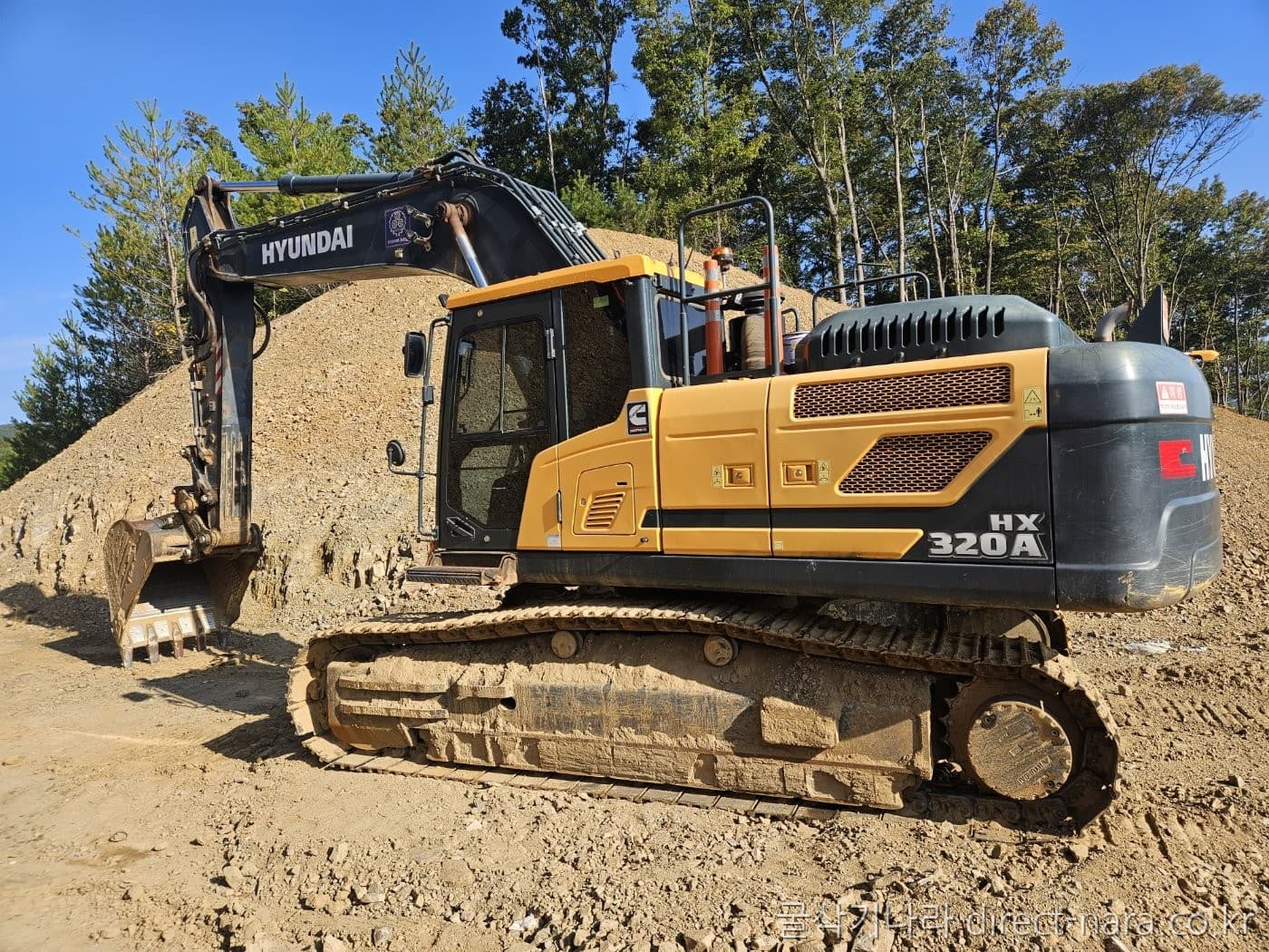 HD Hyundai HX320A