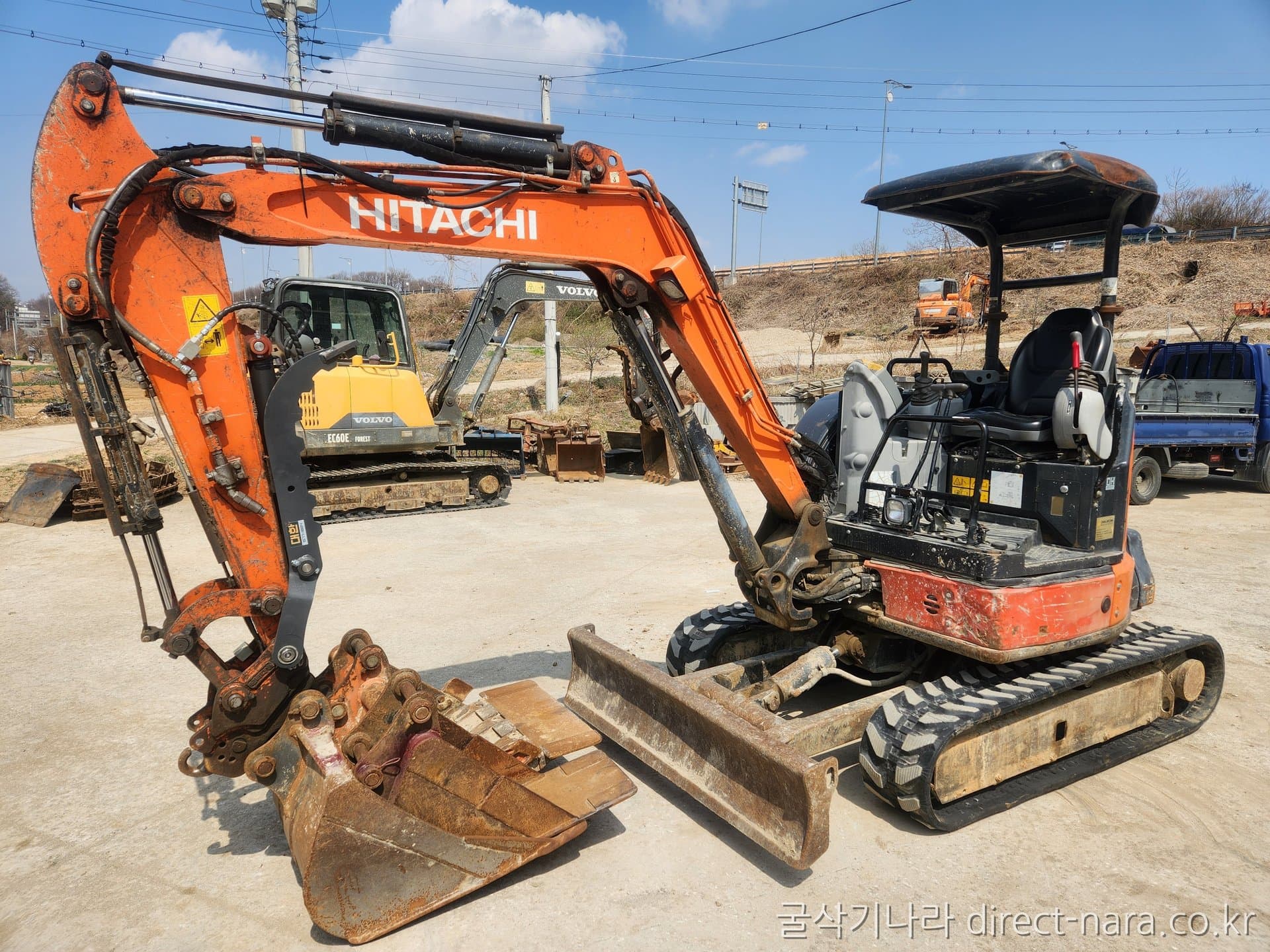 Hitachi ZX35