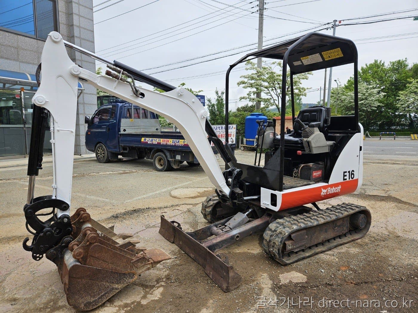 Bobcat E16