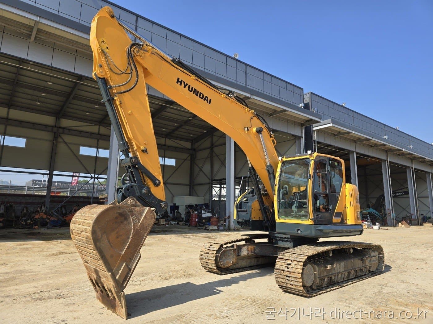 HD Hyundai HX235