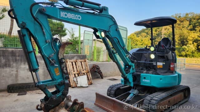 Kobelco SK35SR