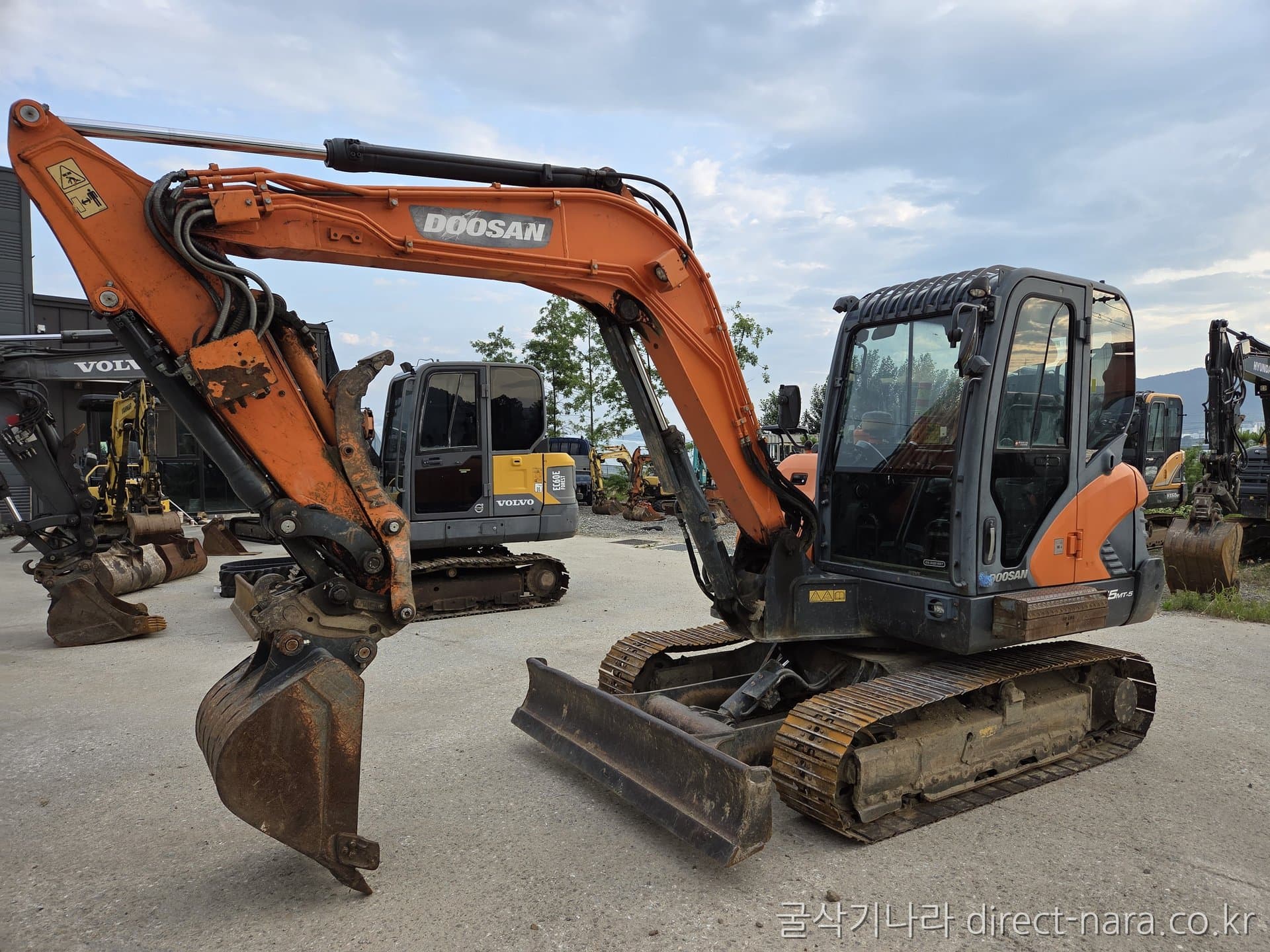 Doosan (Develon) DX55