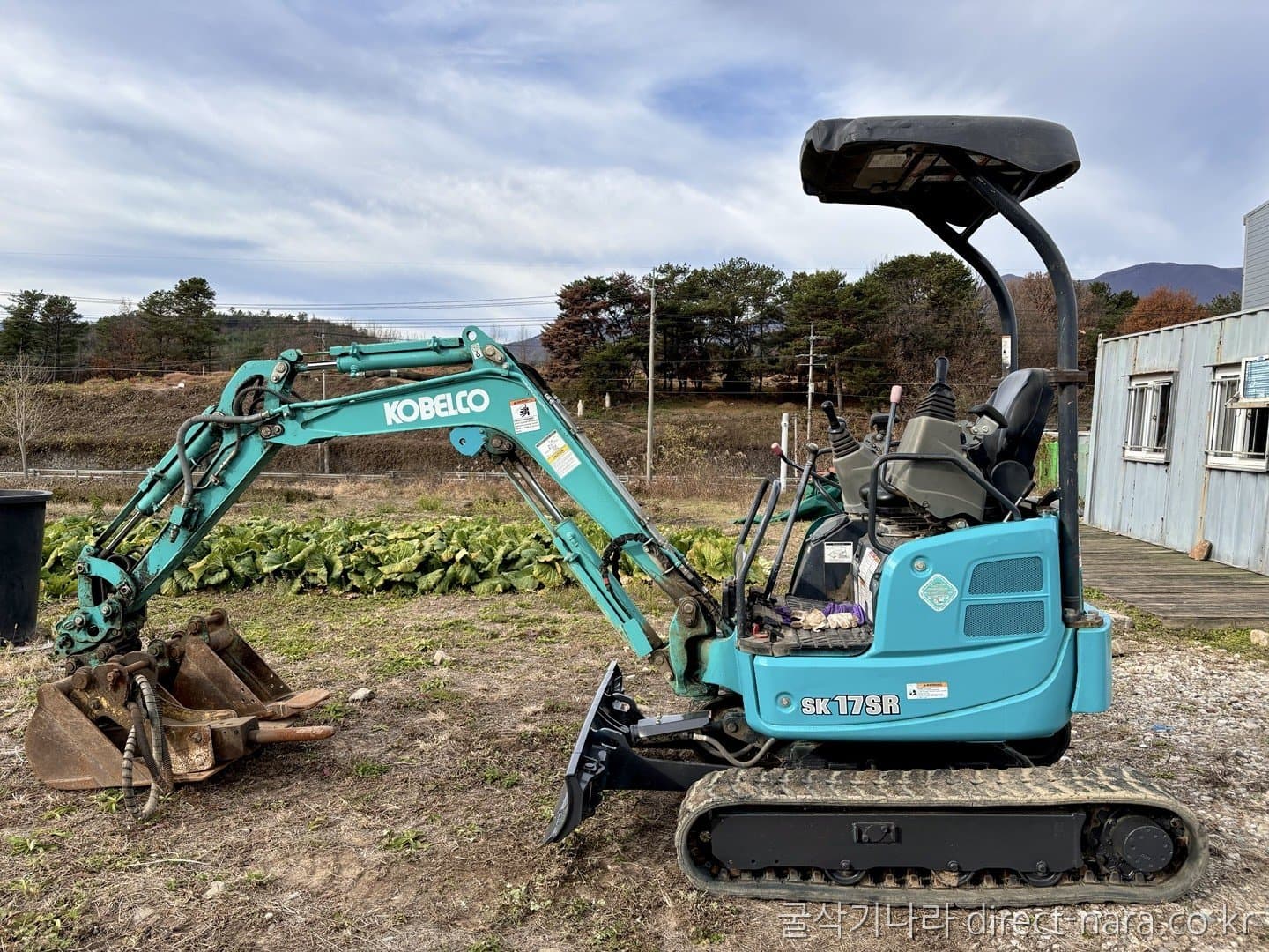 Kobelco SK17