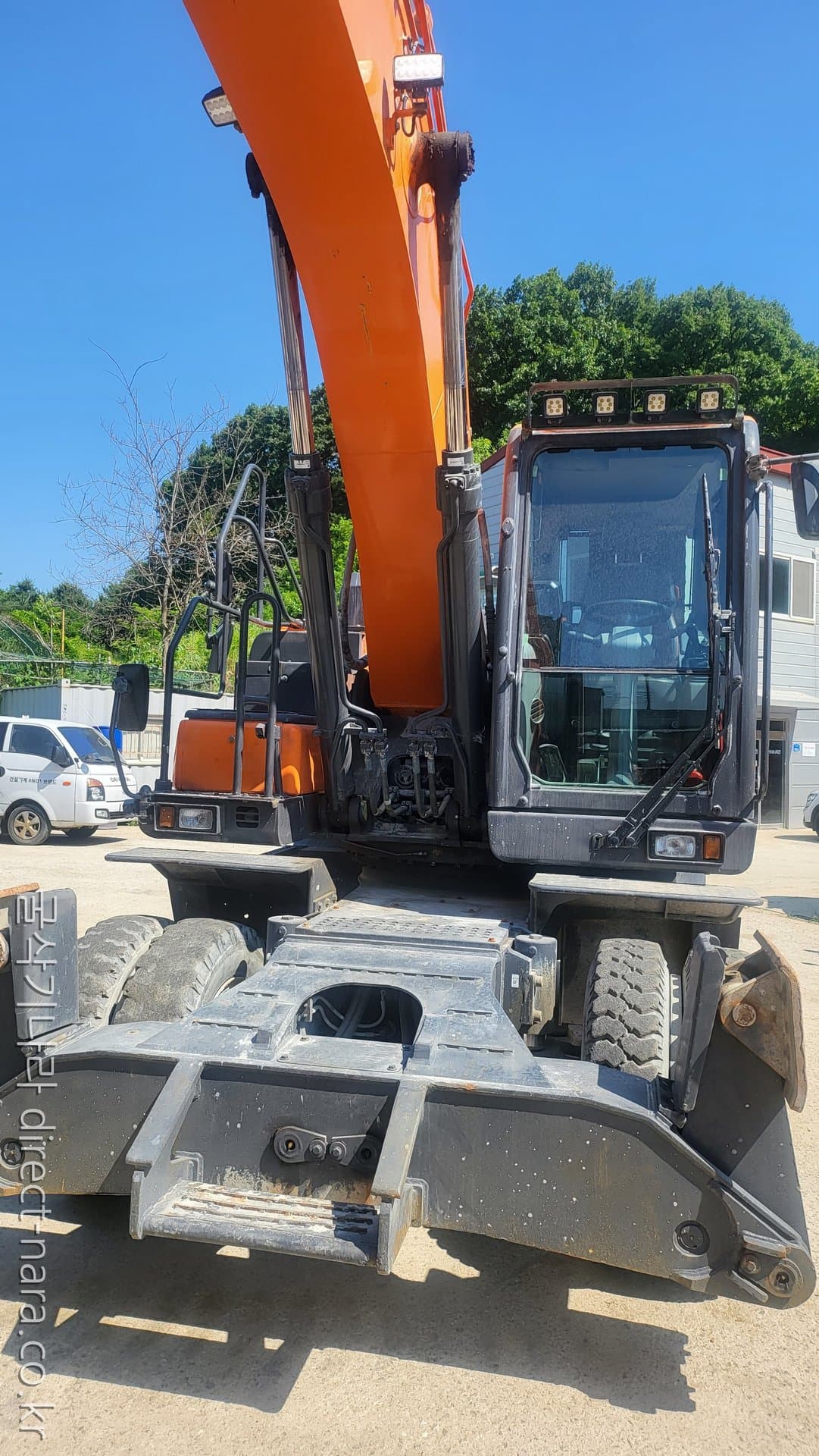 Doosan (Develon) DX220W-7