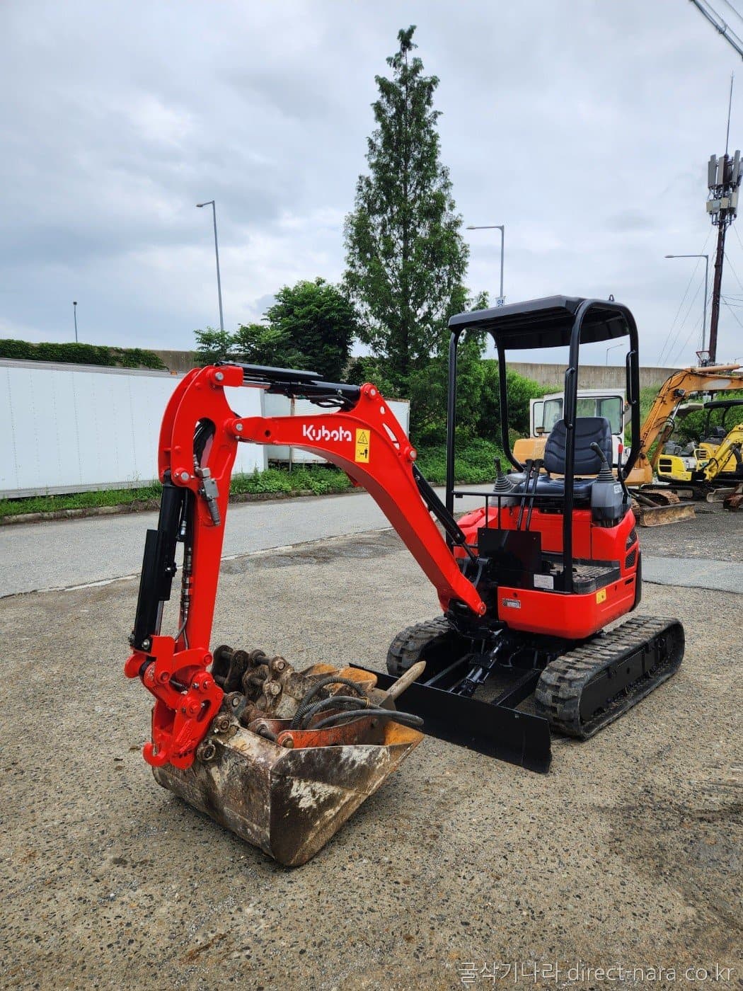 Kubota U17