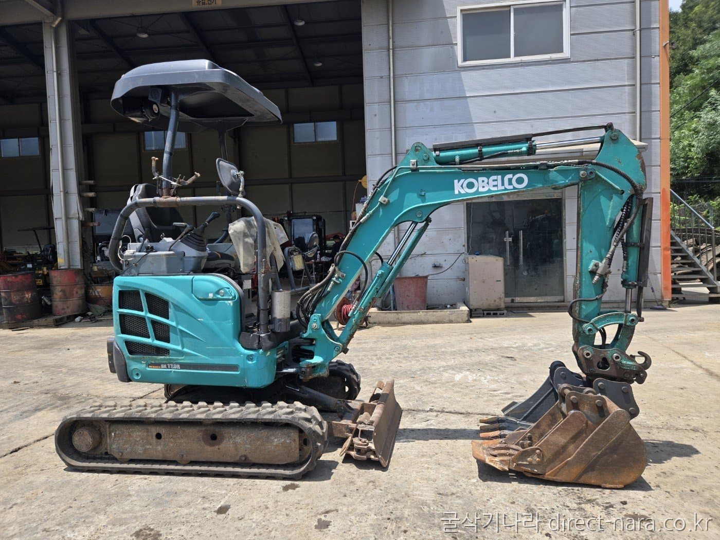 Kobelco SK17