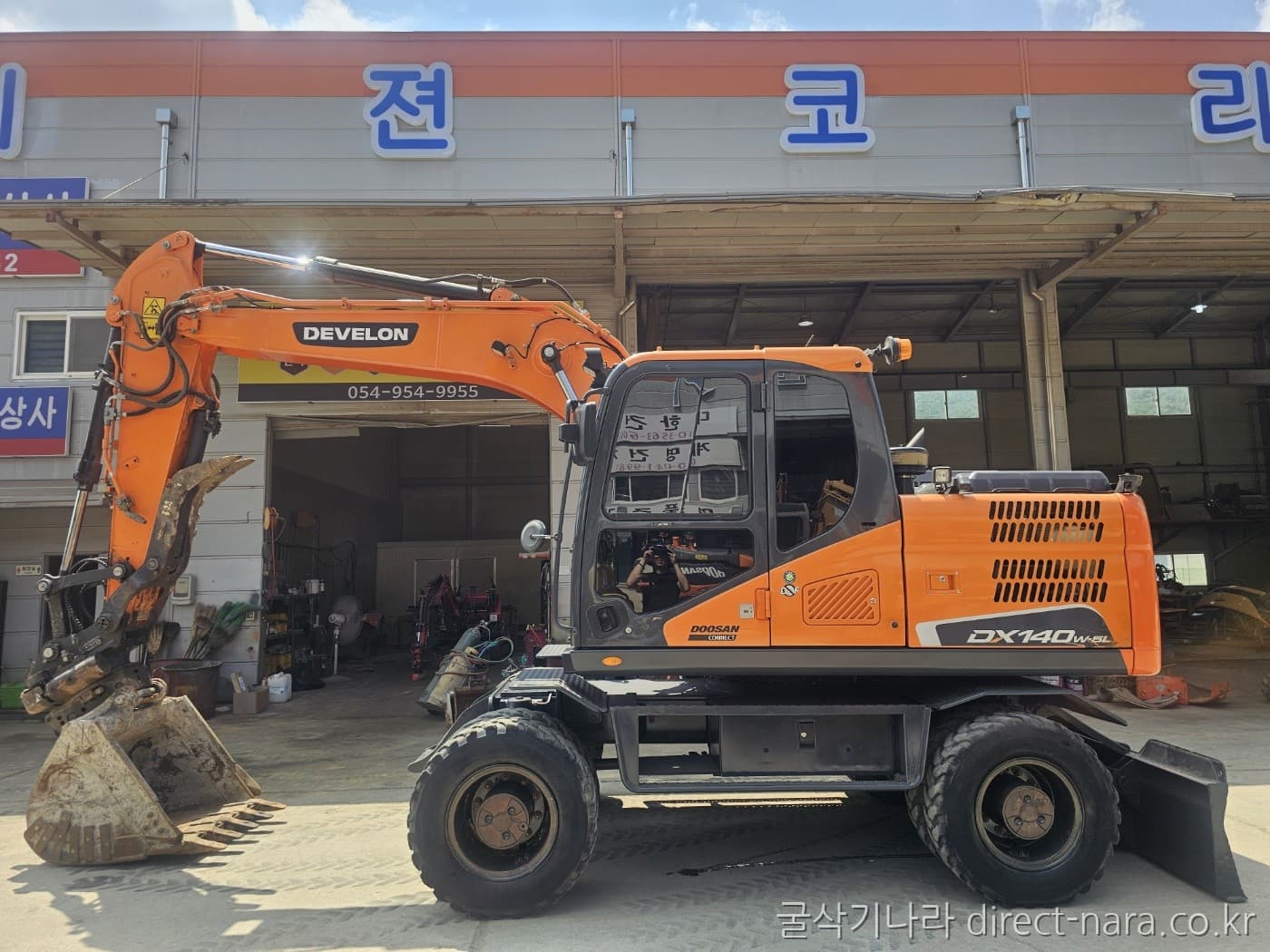 Doosan (Develon) DX140W5L