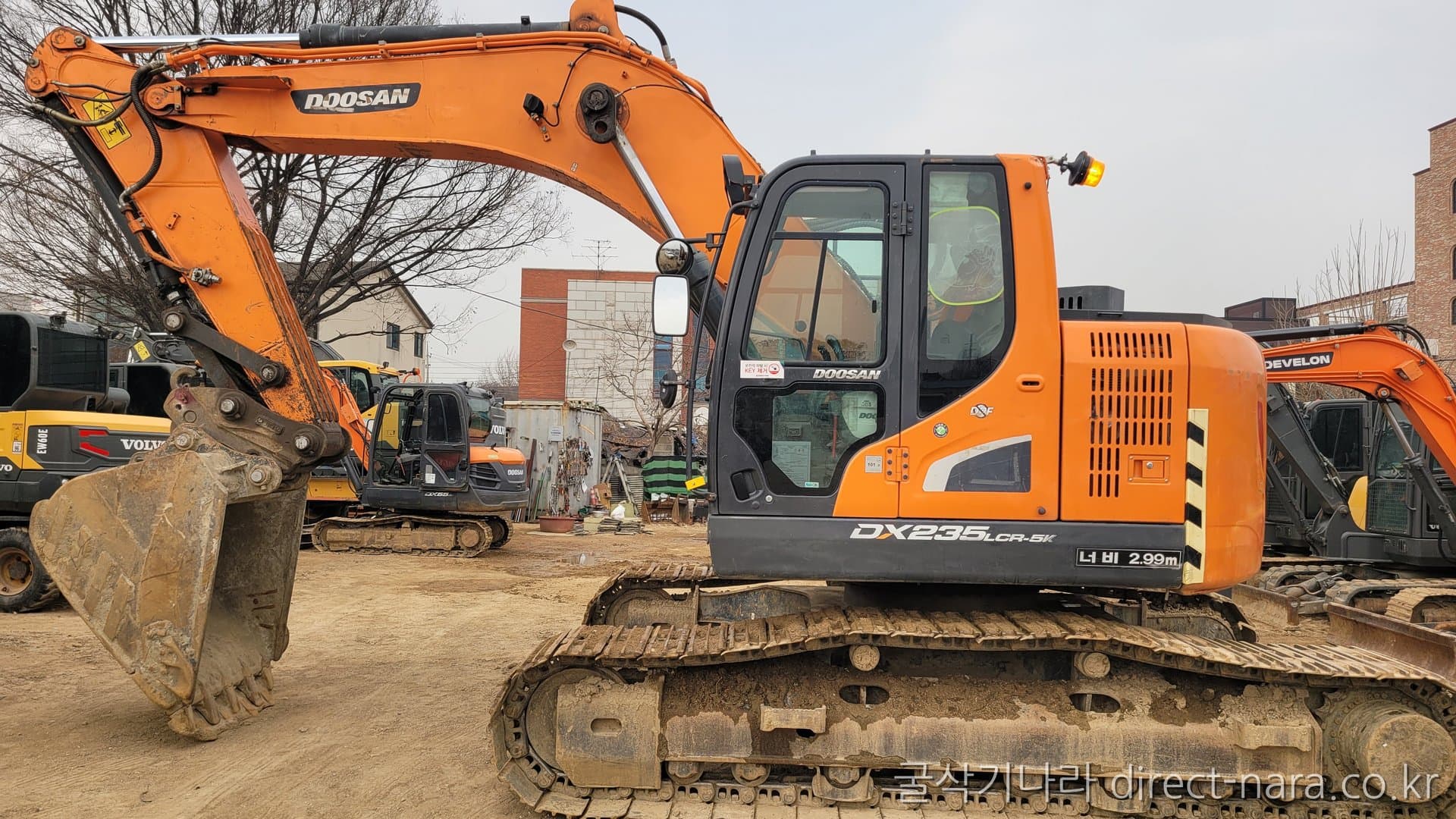 Doosan (Develon) DX235CR