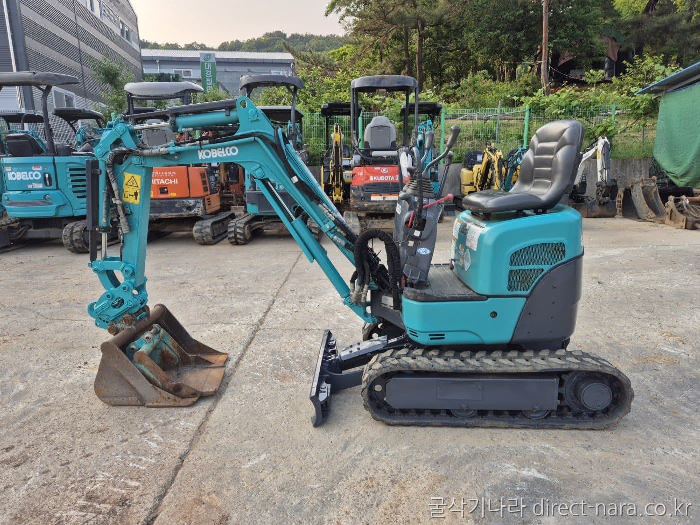 Kobelco SK008