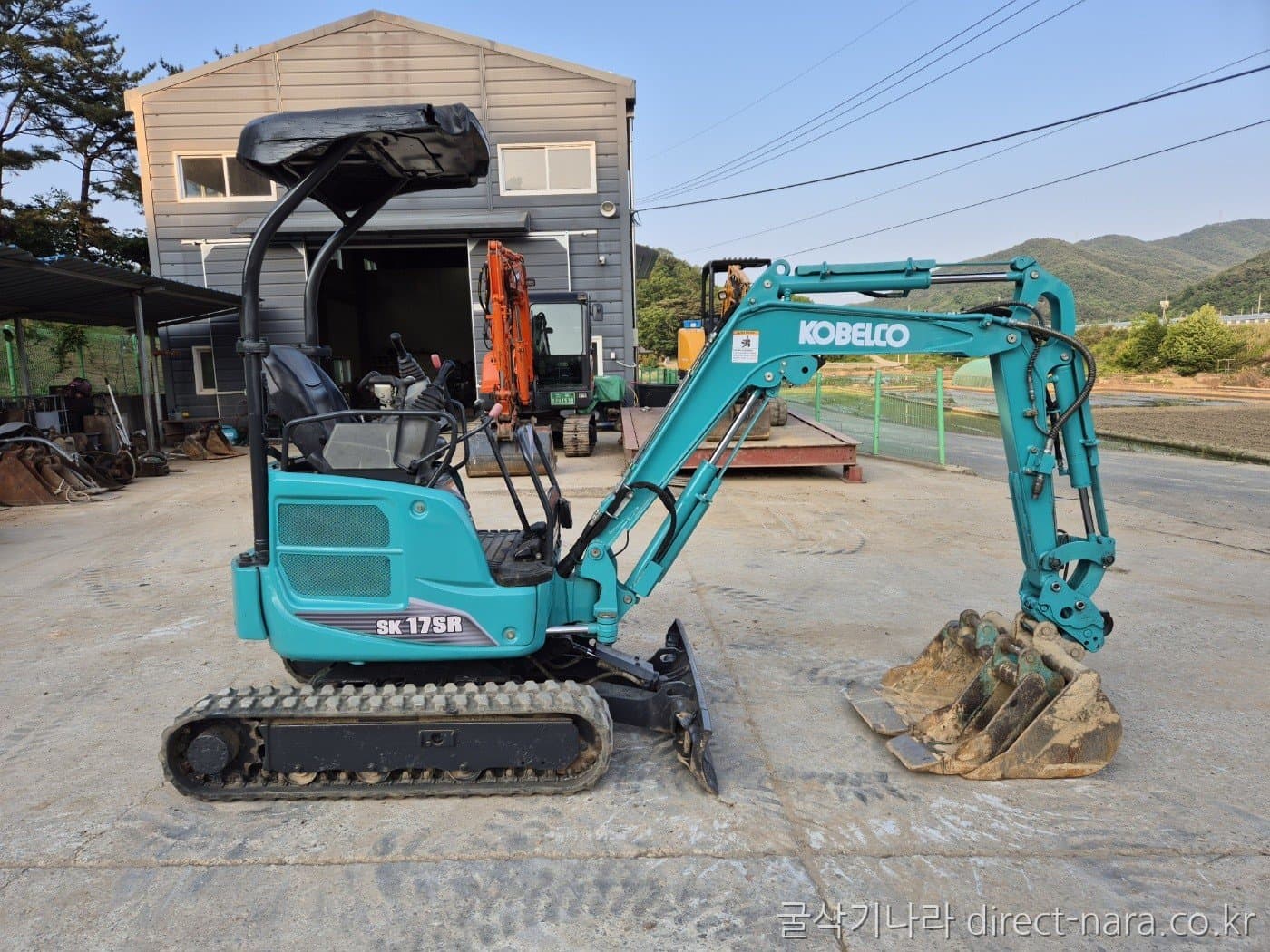 Kobelco SK17