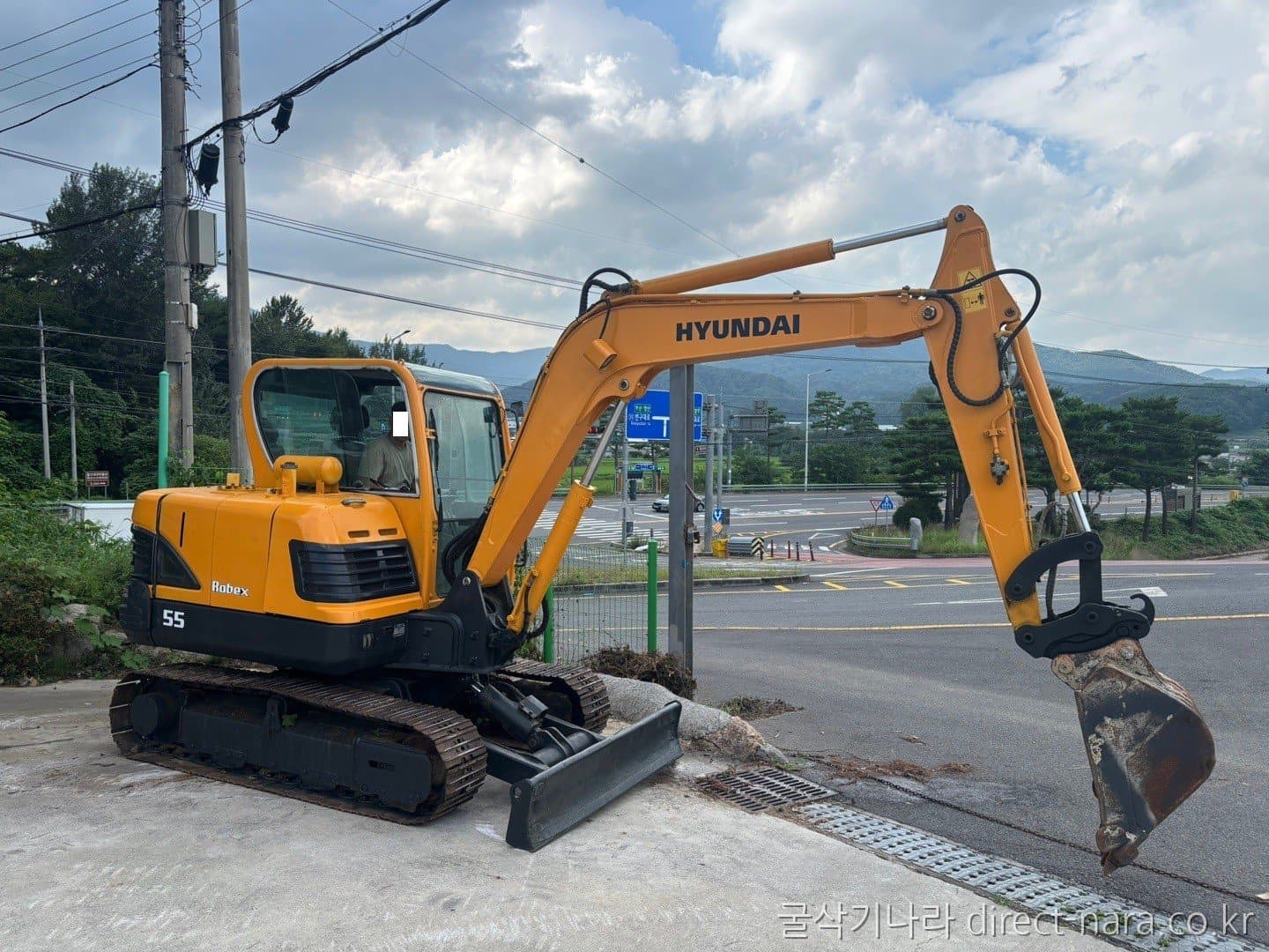 HD Hyundai R55
