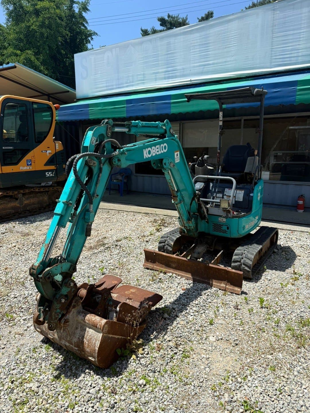 Kobelco SK17