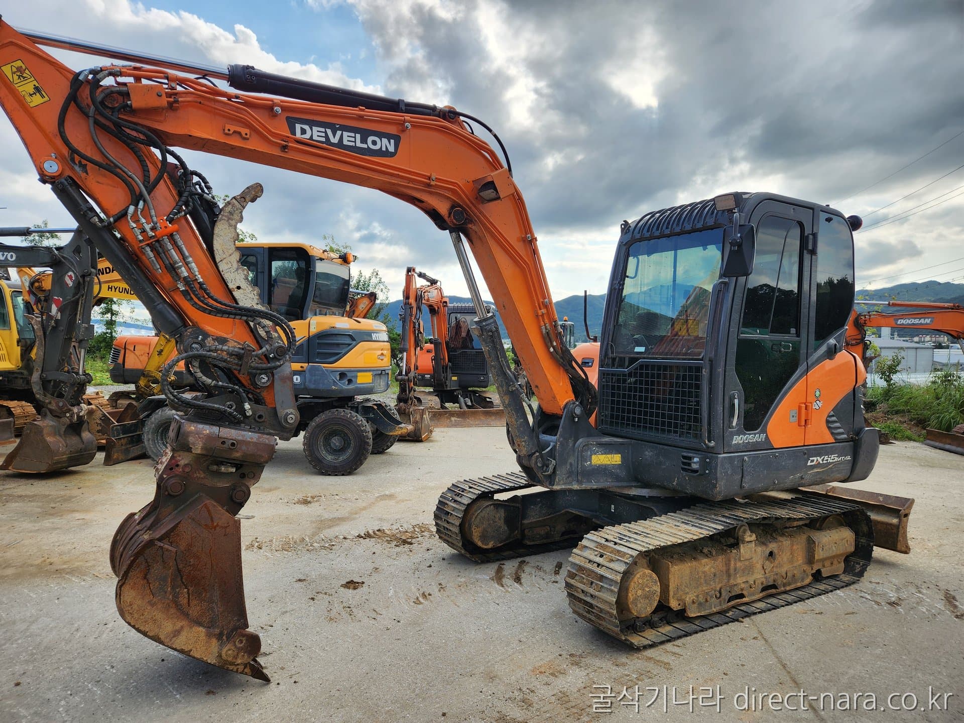 Kobelco KX57
