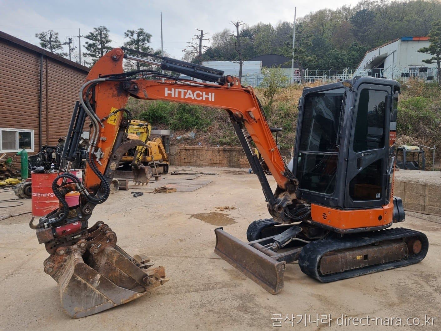 Hitachi ZX35
