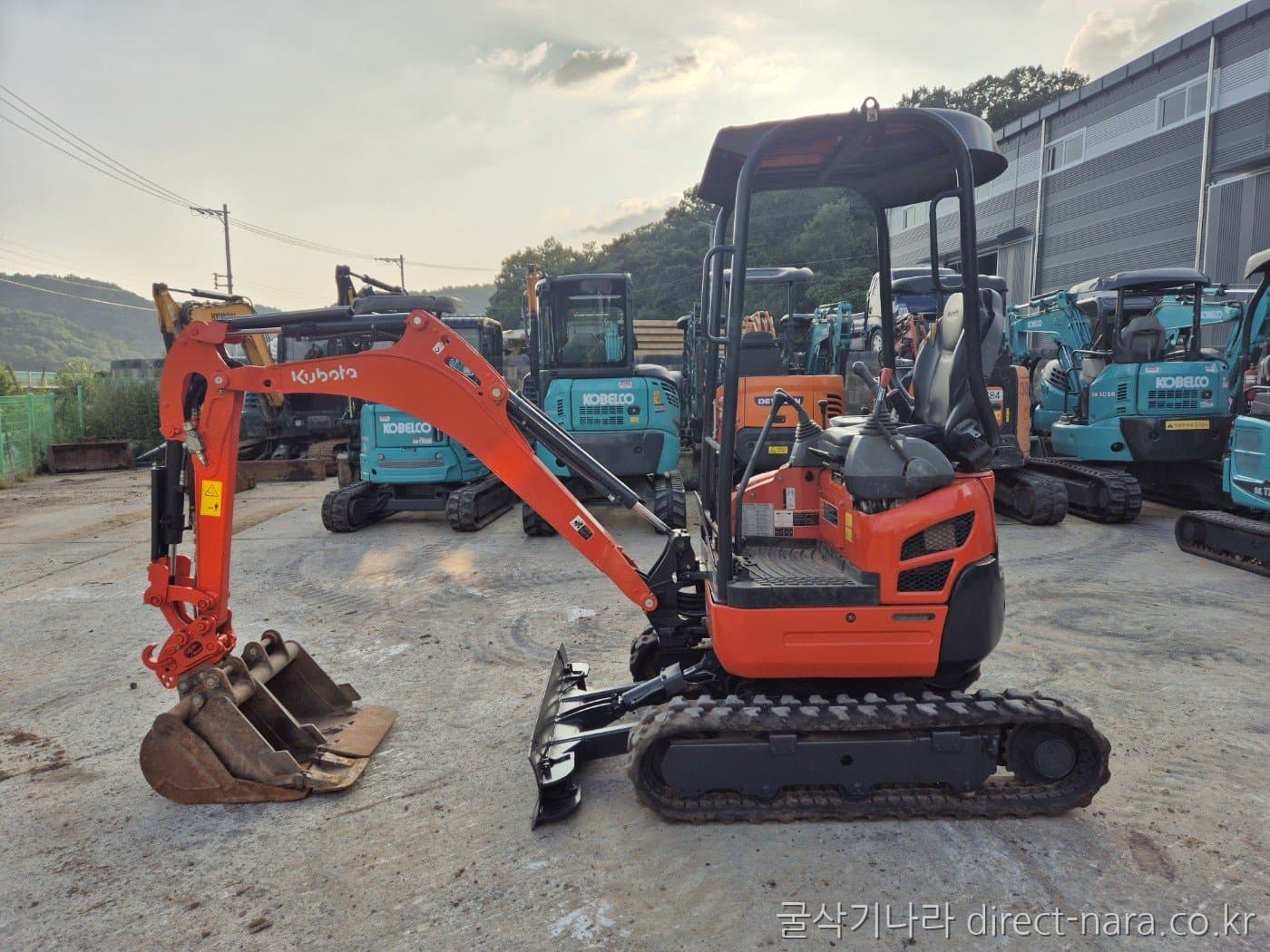 Kubota U17