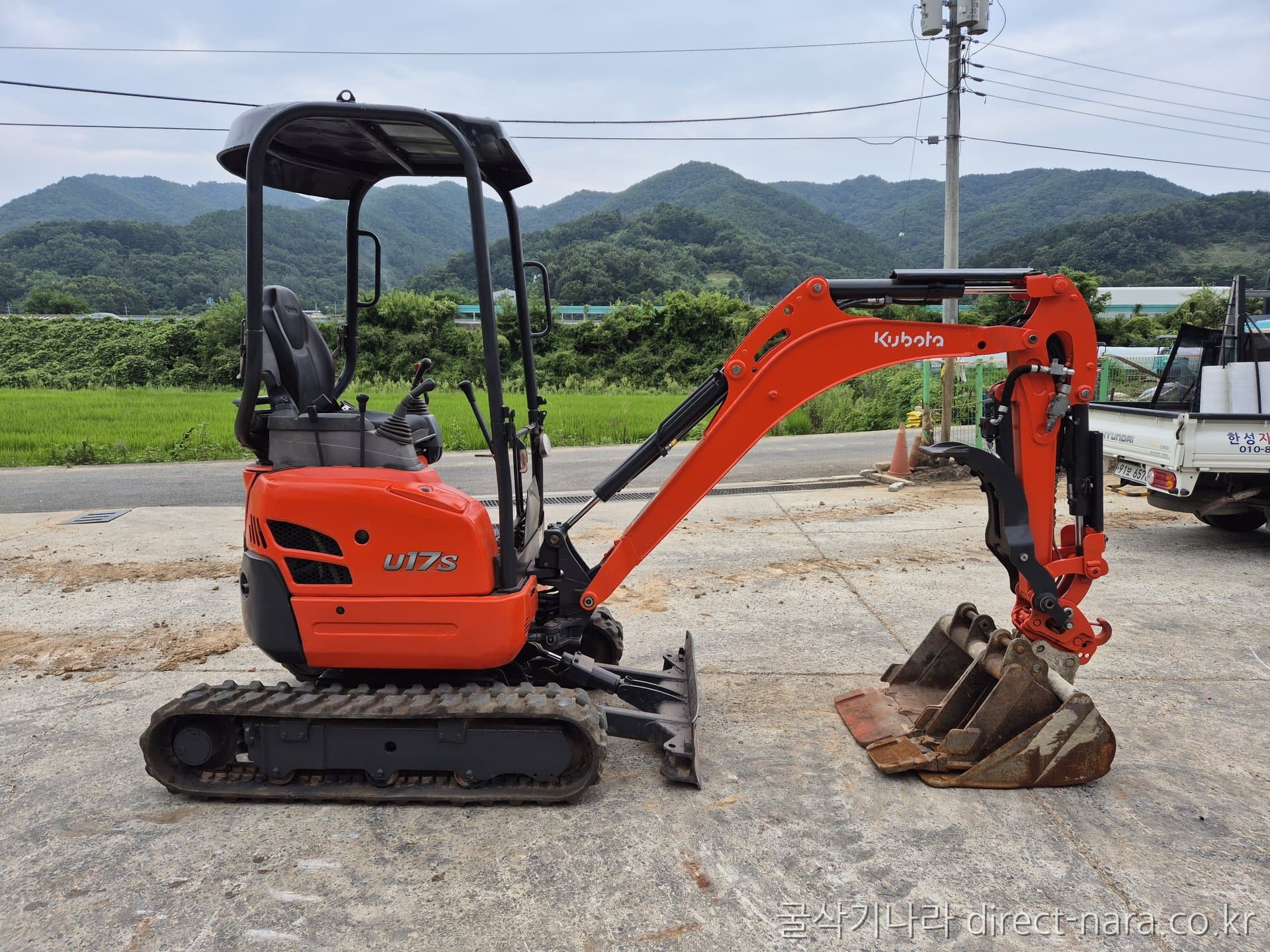 Kubota U17