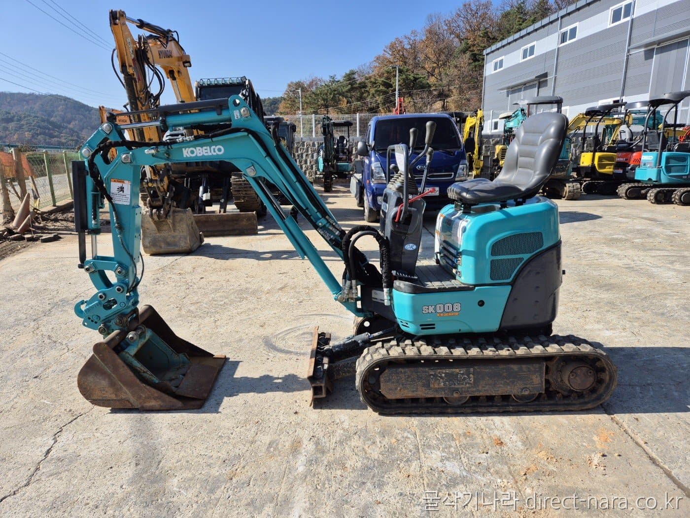 Kobelco SK008