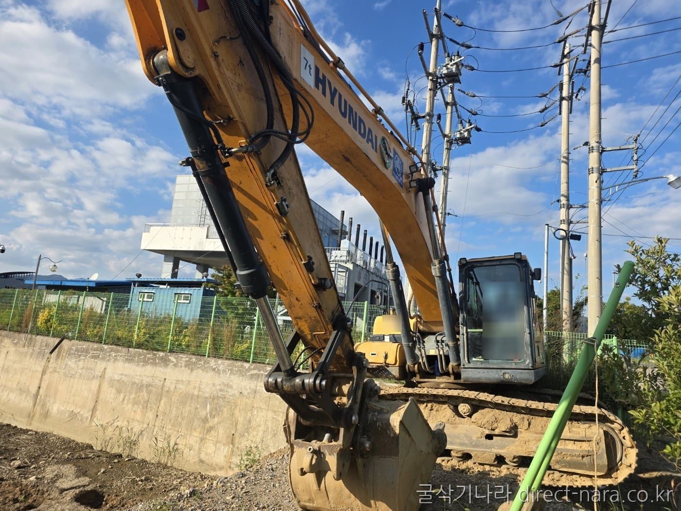 HD Hyundai HX300