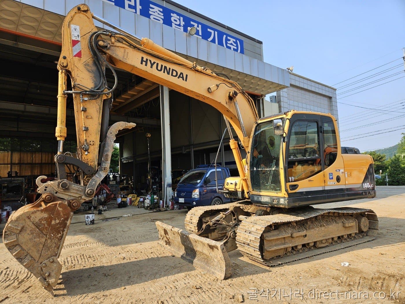 HD Hyundai R140