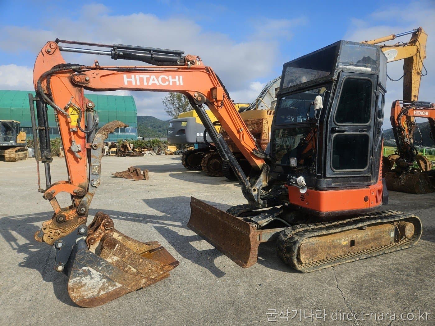 Hitachi ZX30