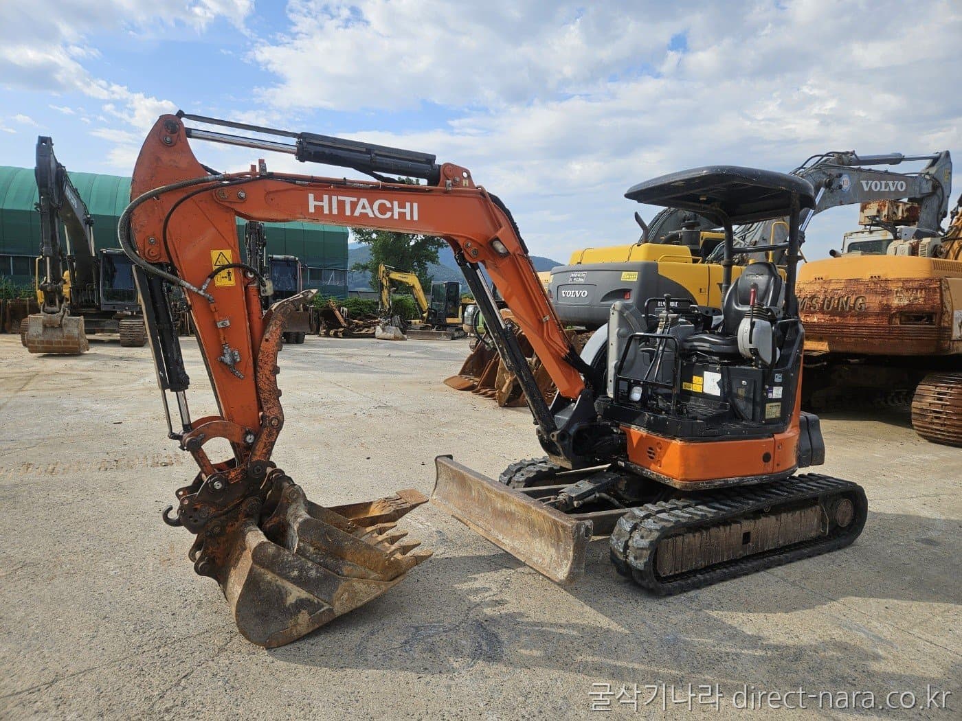 Hitachi ZX35