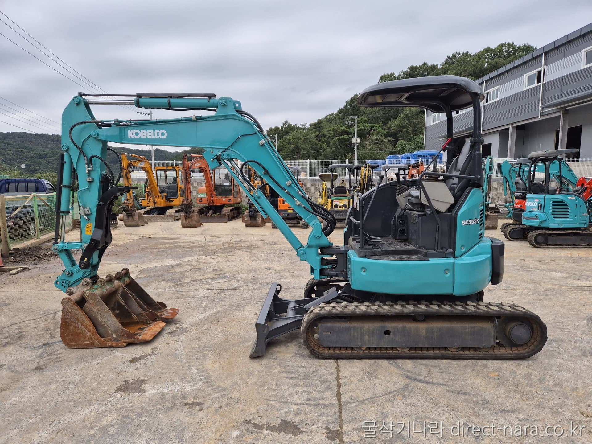 Kobelco SK35