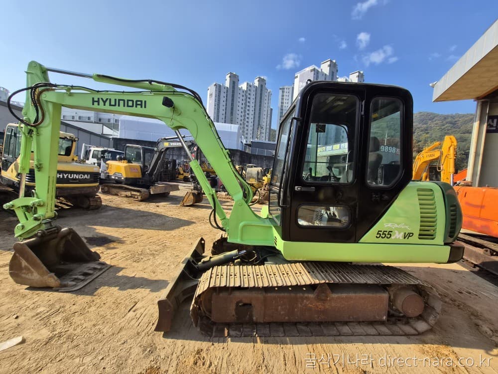 HD Hyundai R555