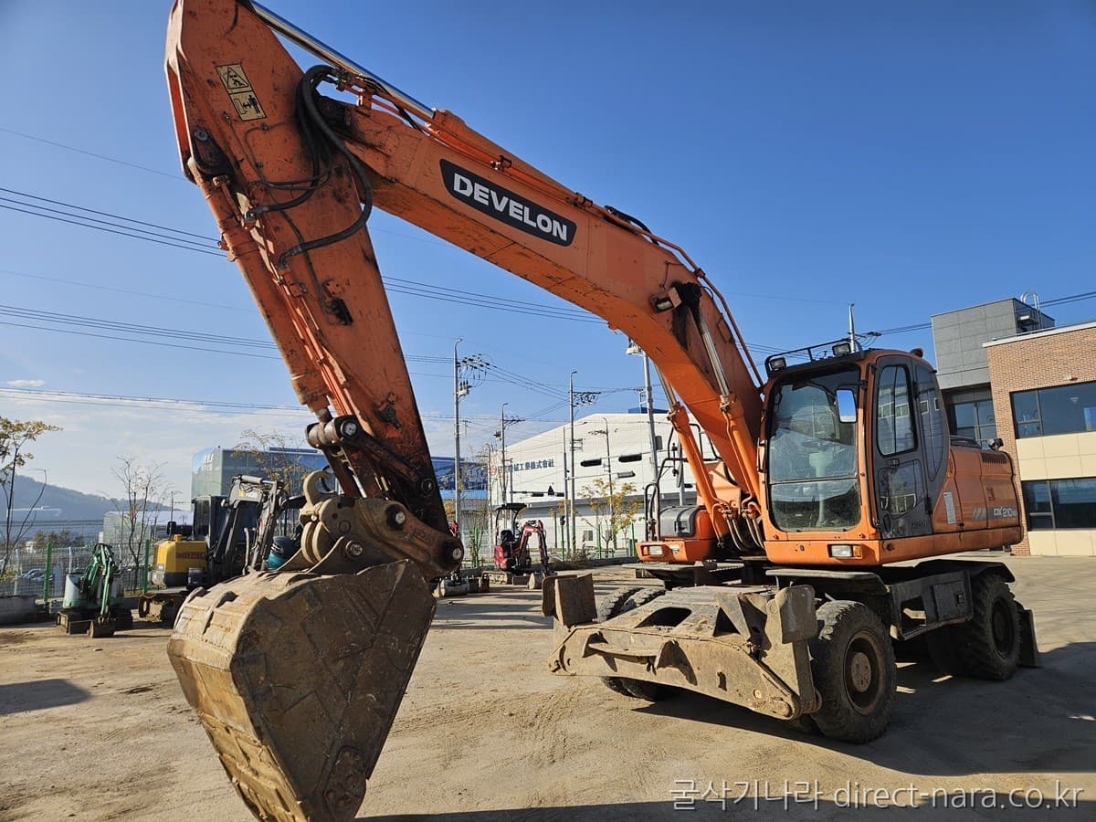 Doosan (Develon) DX210WA