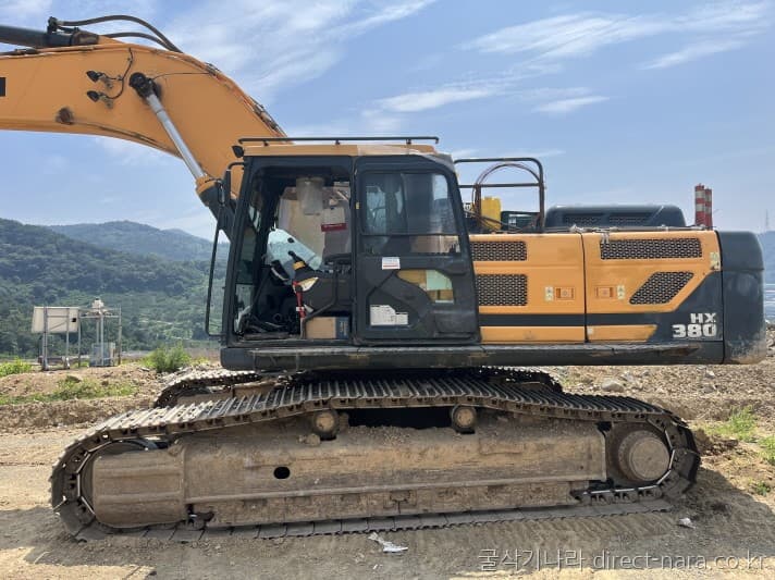 HD Hyundai HX380