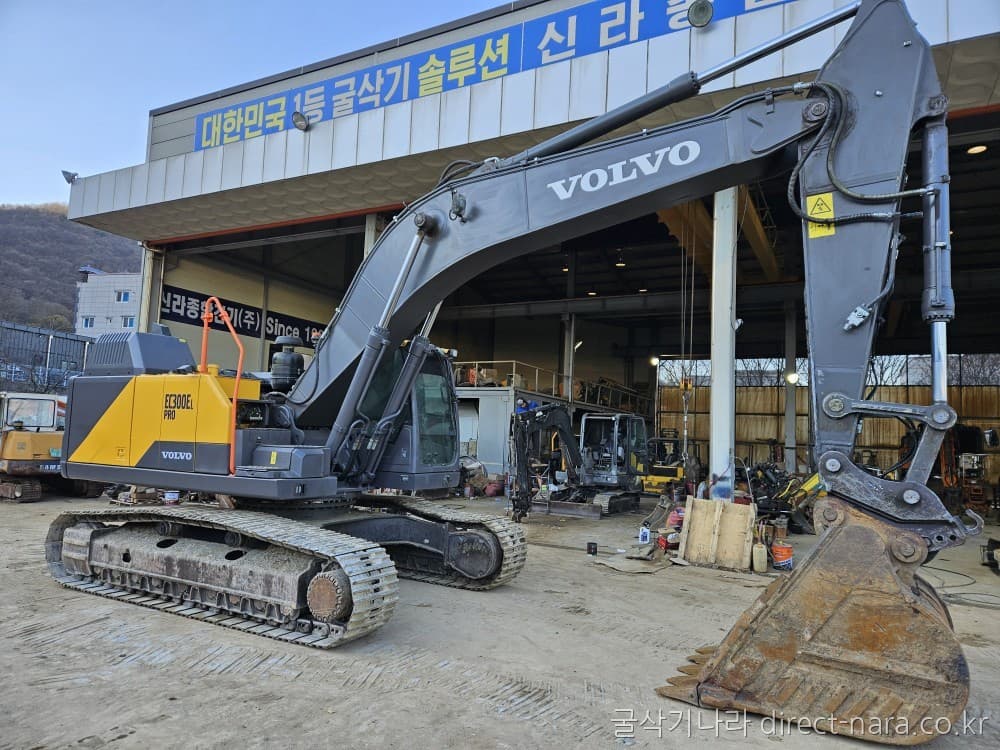 Volvo EC300E