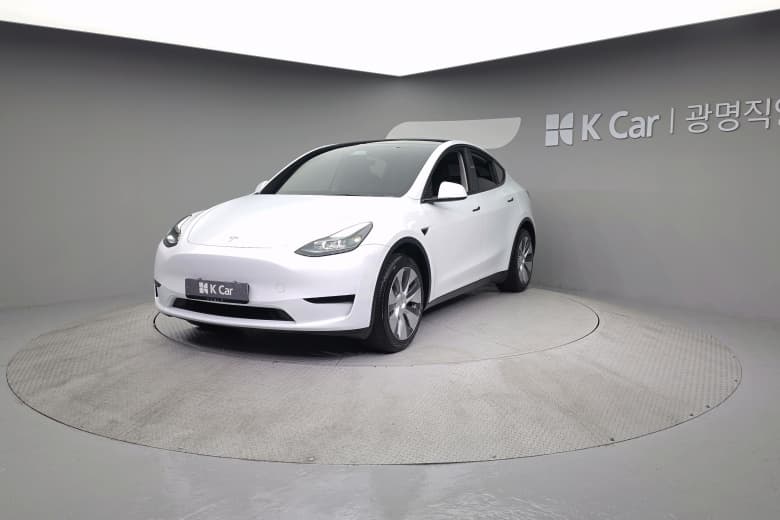 Tesla Model Y, 2023