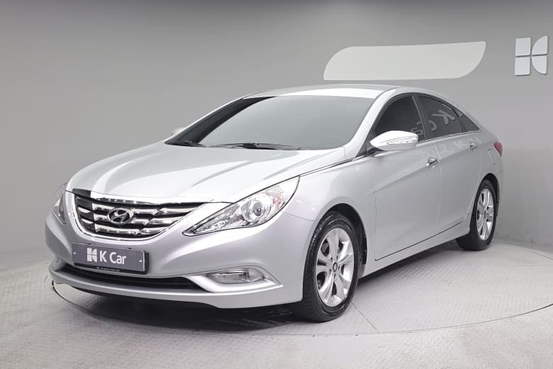 Hyundai YF Sonata, 2010