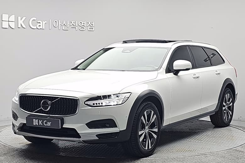 Volvo V90 Cross Country, 2025