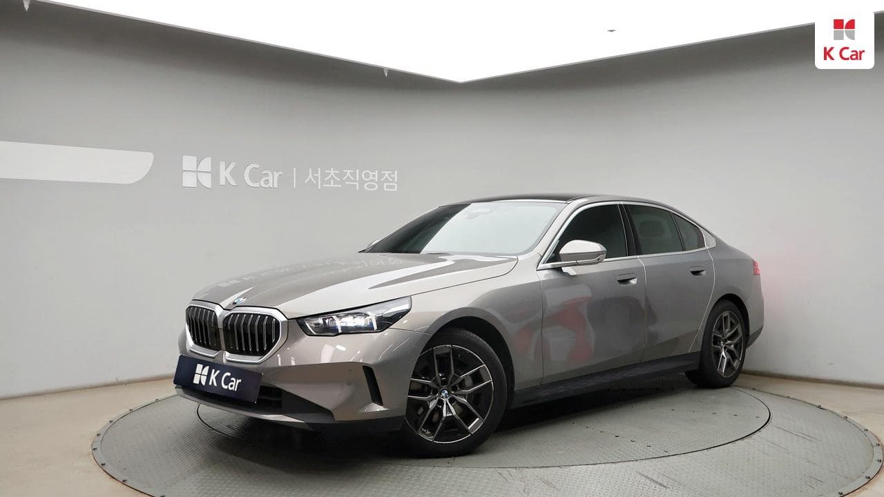 BMW 5-Series (G60), 2025