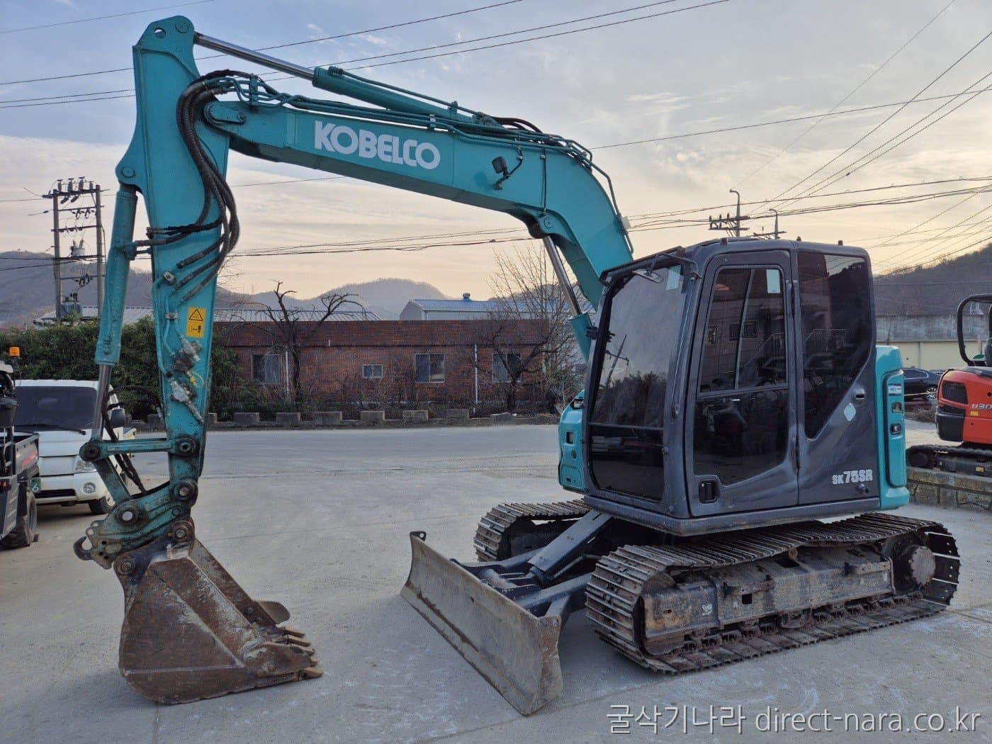 Kobelco SK75