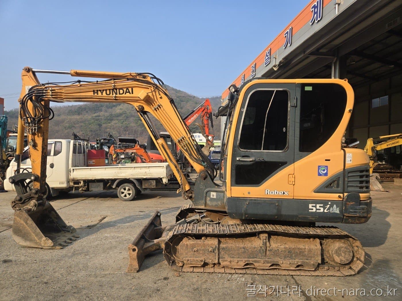 HD Hyundai R55