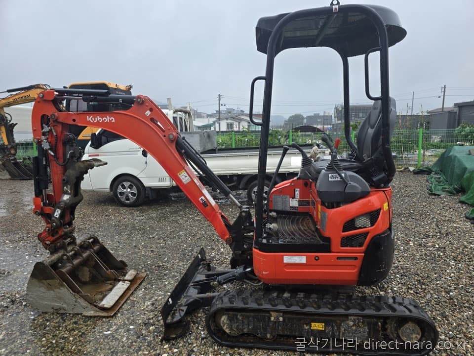 Kubota U17